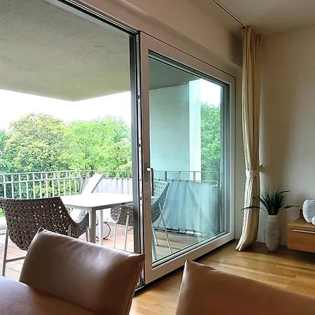 Warnemuende Kranich 17921 روستوك